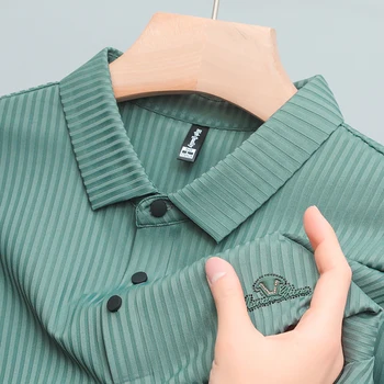 Letní high-end hedvábí prodyšný krátký rukáv T-shirt muži 2023 nové módní značky výšivka neformální obchodní klopě polo tričko